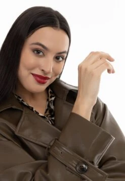 Faina Trenchcoat - Schokolade 10 Faina Trenchcoat - Schokolade -Faina Verkoop 7b205dd6a4f145d1b8ab25b91c7bb36d