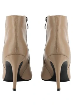 Faina Enkellaarsjes Met Hoge Hak - Beige 9 Faina Enkellaarsjes Met Hoge Hak - Beige -Faina Verkoop c231b3529b3846baadec5c69c18dc602